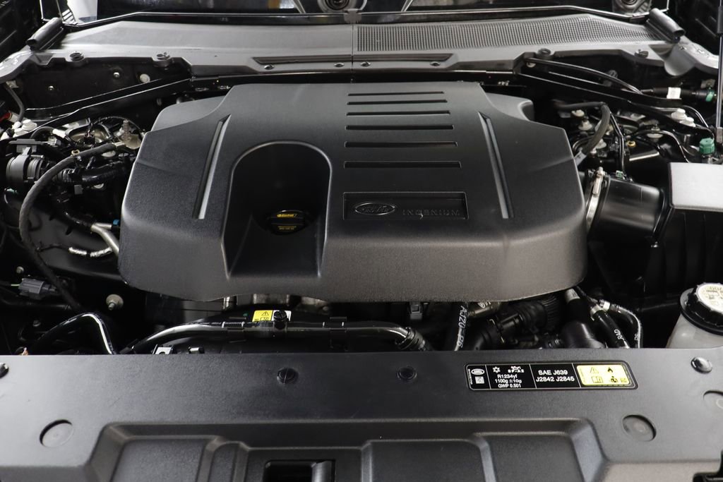 Used 2025 Land Rover Defender 130 S image 24