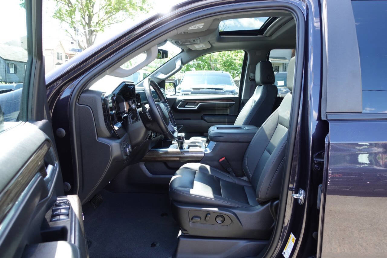 Used 2022 Chevrolet Silverado 1500 LT Trail Boss w/ LT Trail Boss Premium Package AWD/4WD image 23