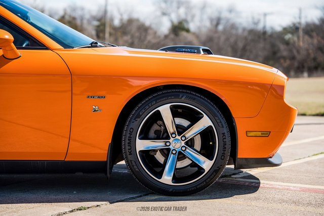 Used 2014 Dodge Challenger R/T image 11