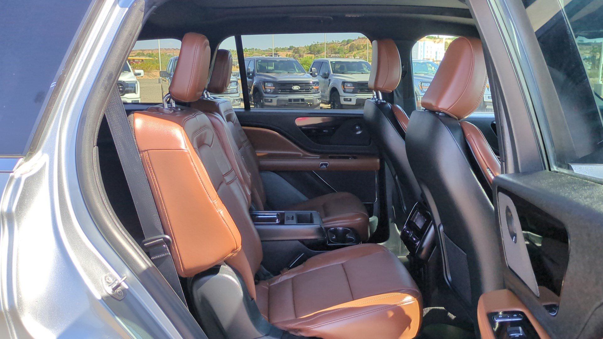Used 2023 Lincoln Aviator Reserve w/ Equipment Group 201A RWD image 31