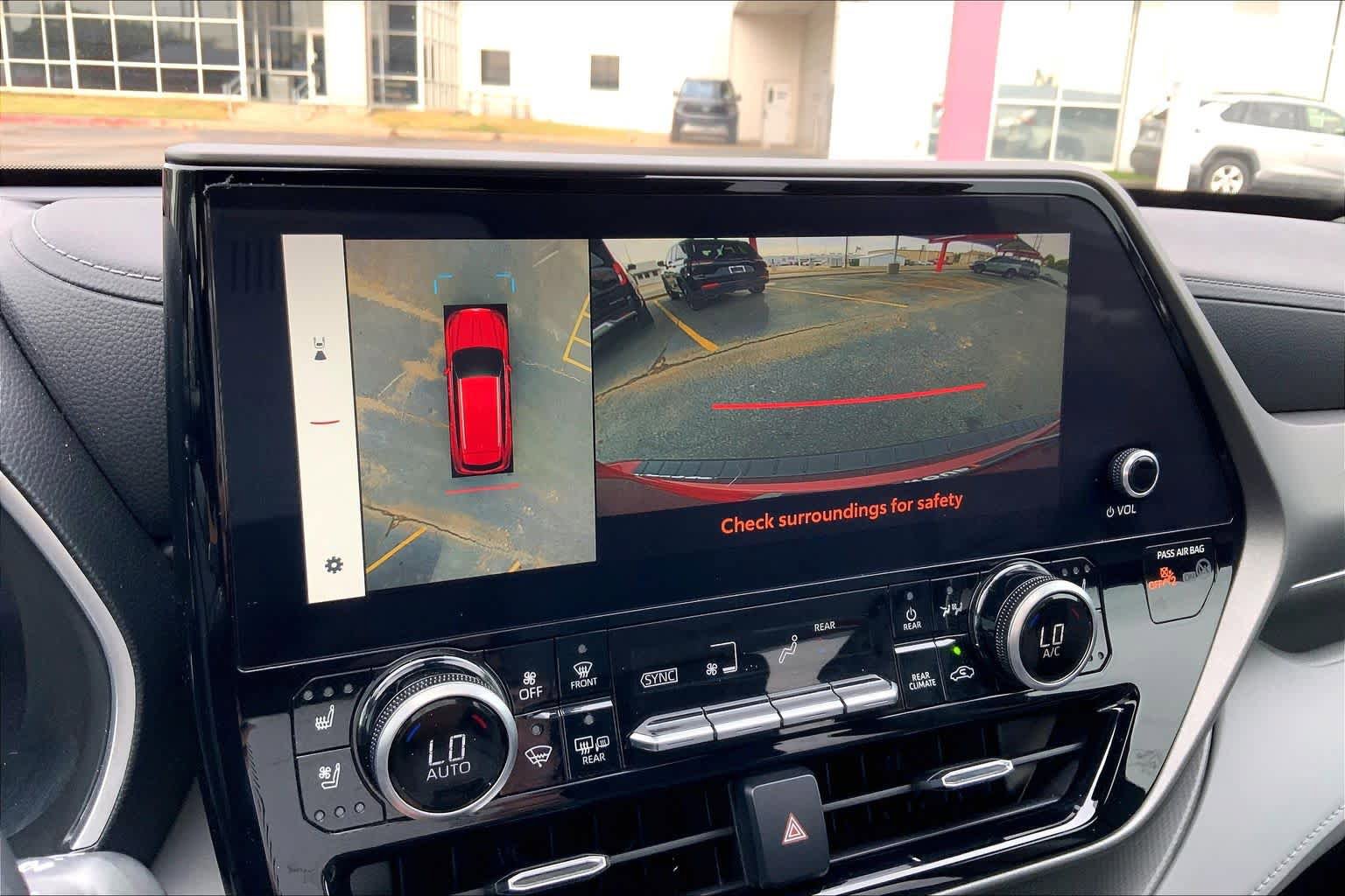 Used 2023 Toyota Highlander Limited FWD image 27
