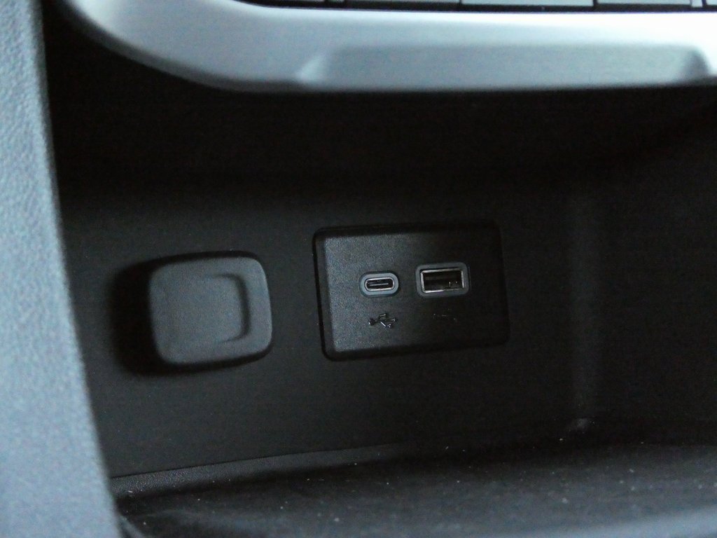 Certified 2023 GMC Acadia SLE w/ Driver Convenience Package image 15