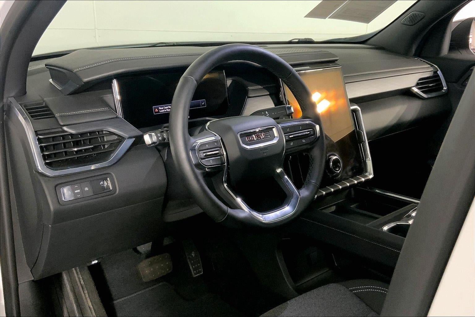 Used 2025 GMC Acadia Elevation FWD image 14