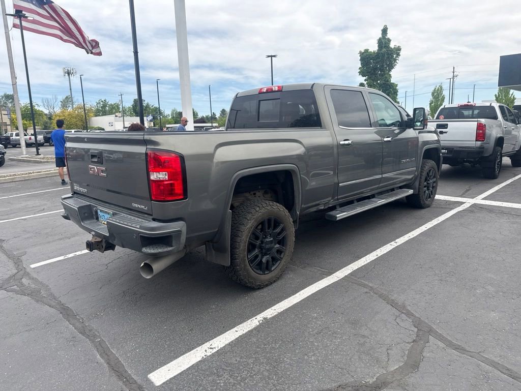 Used 2017 GMC Sierra 2500 Denali w/ Duramax Plus Package AWD/4WD image 3