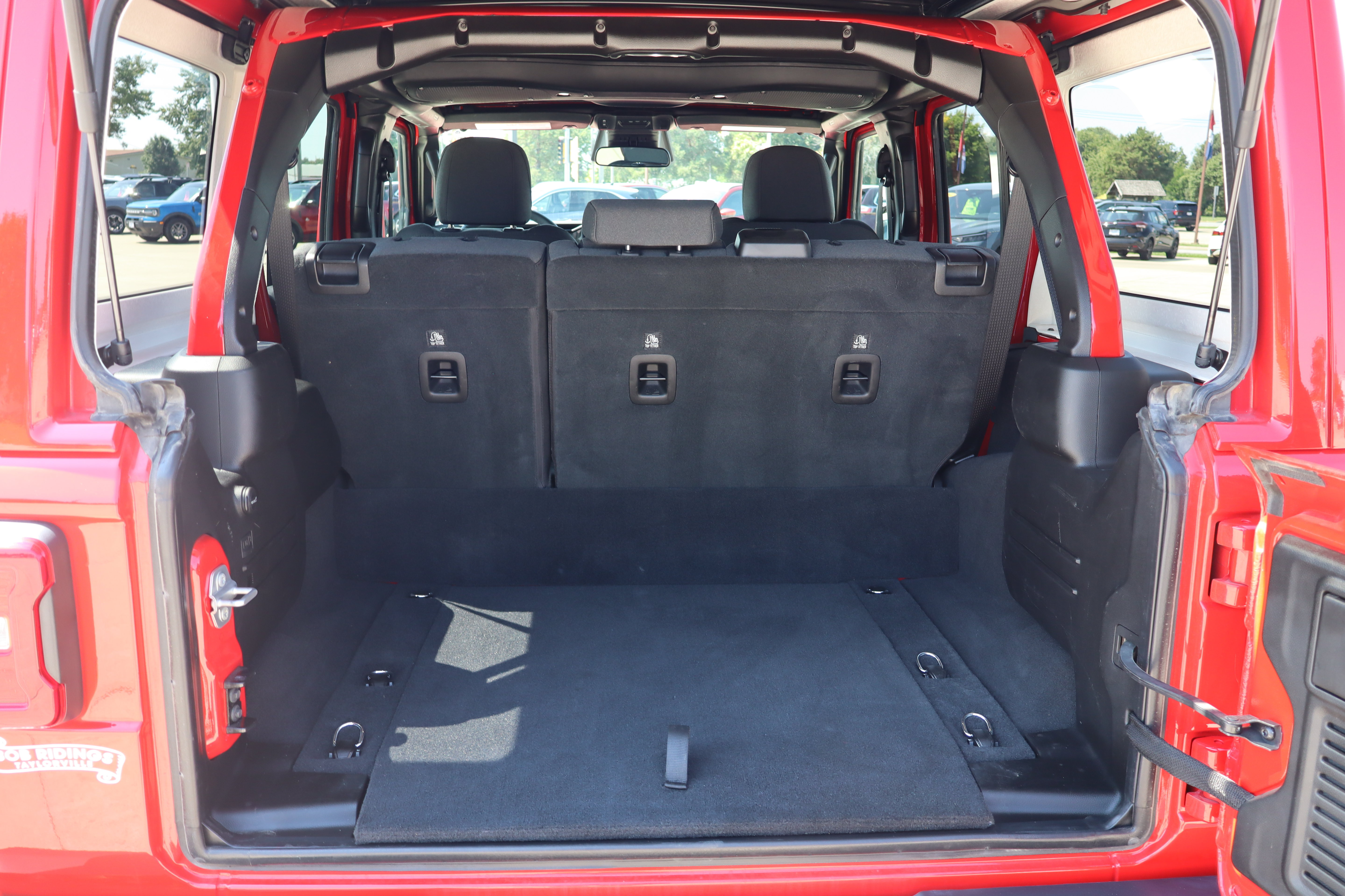 Used 2025 Jeep Wrangler Unlimited Sahara w/ Safety Group AWD/4WD image 26