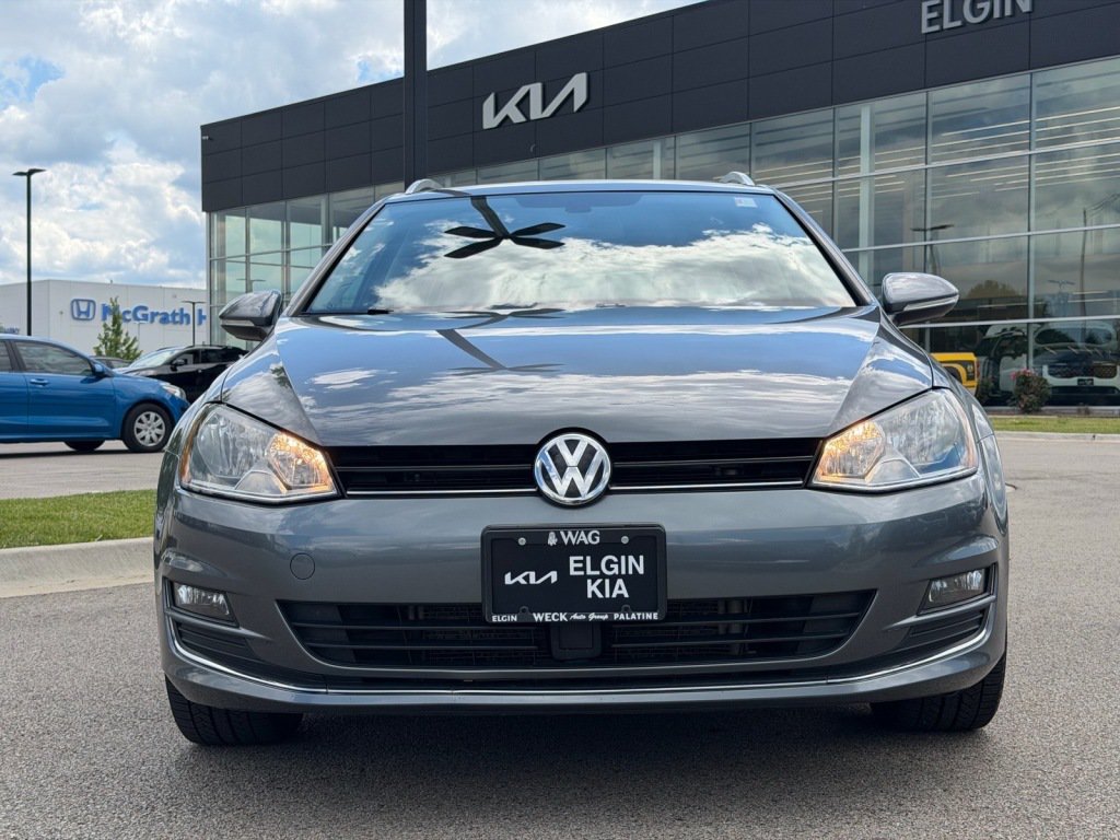 Used 2017 Volkswagen Golf SEL FWD image 2