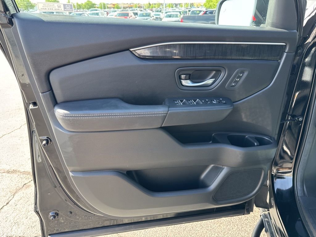 Used 2025 Honda Pilot Elite image 34