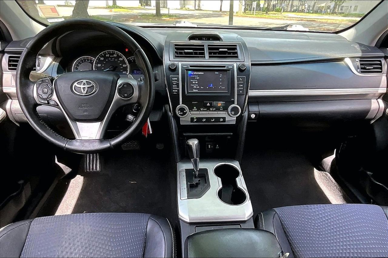 Used 2013 Toyota Camry SE FWD image 7