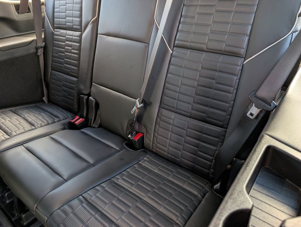 Certified 2025 Cadillac Escalade ESV V AWD/4WD image 18