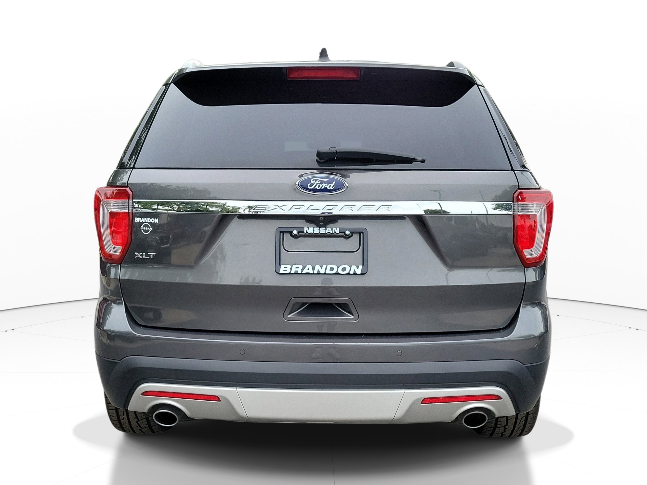 Used 2017 Ford Explorer XLT w/ Equipment Group 202A FWD image 6