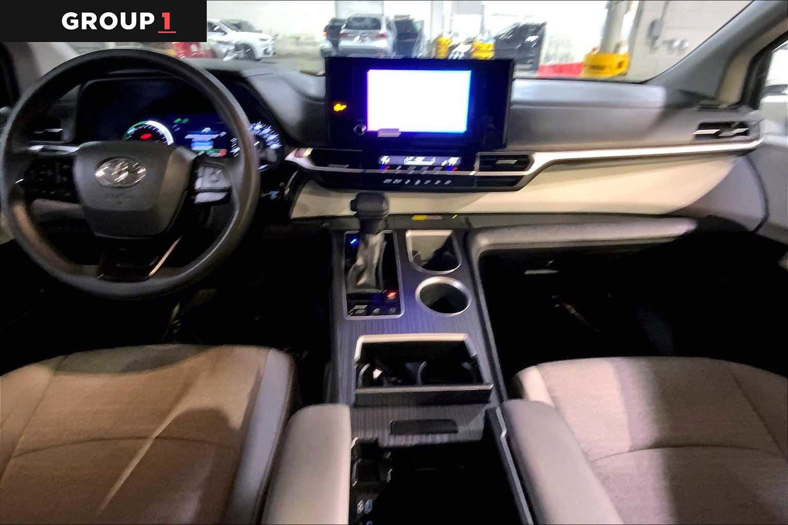 Certified 2025 Toyota Sienna LE image 16