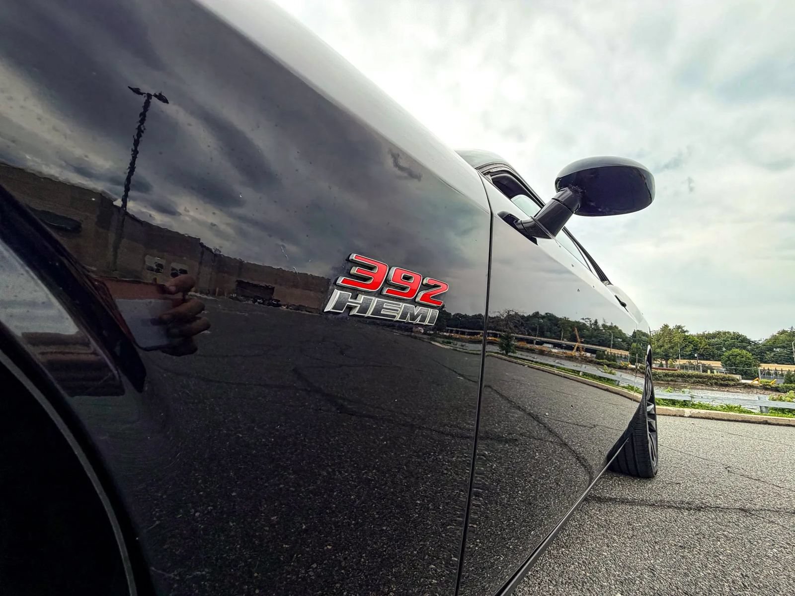 Used 2014 Dodge Challenger SRT8 w/ Harman/Kardon Audio Group RWD image 7