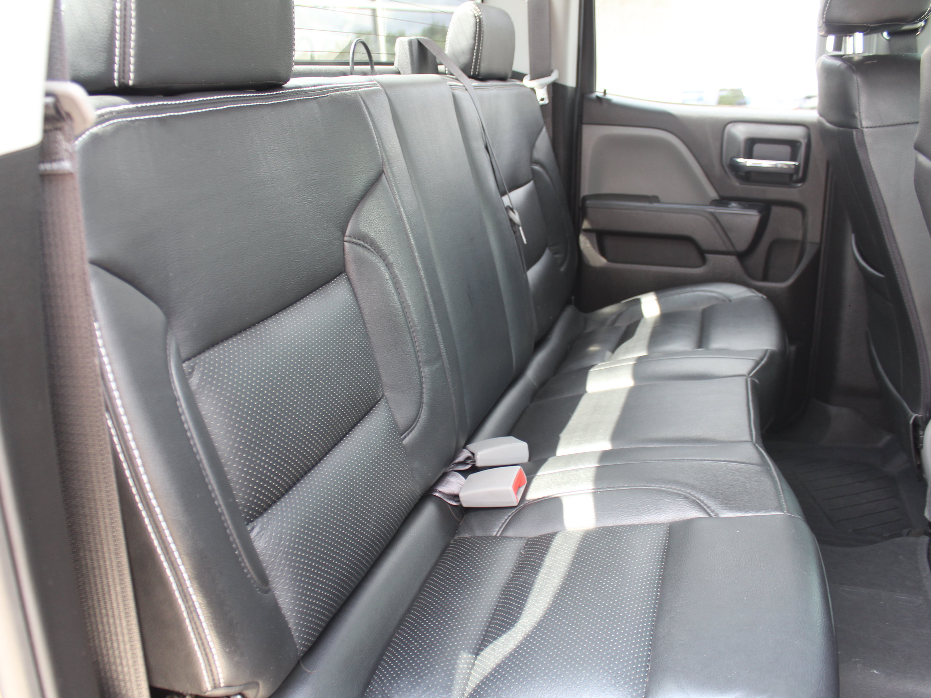 Used 2018 Chevrolet Silverado 1500 Custom w/ Custom Convenience Package AWD/4WD image 24
