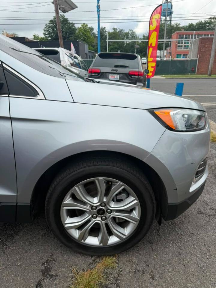 Used 2023 Ford Edge Titanium AWD/4WD image 17