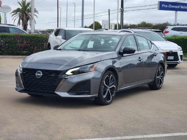 Used 2025 Nissan Altima 2.5 SR FWD image 3
