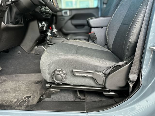 Used 2024 Jeep Wrangler Unlimited Sport AWD/4WD image 13