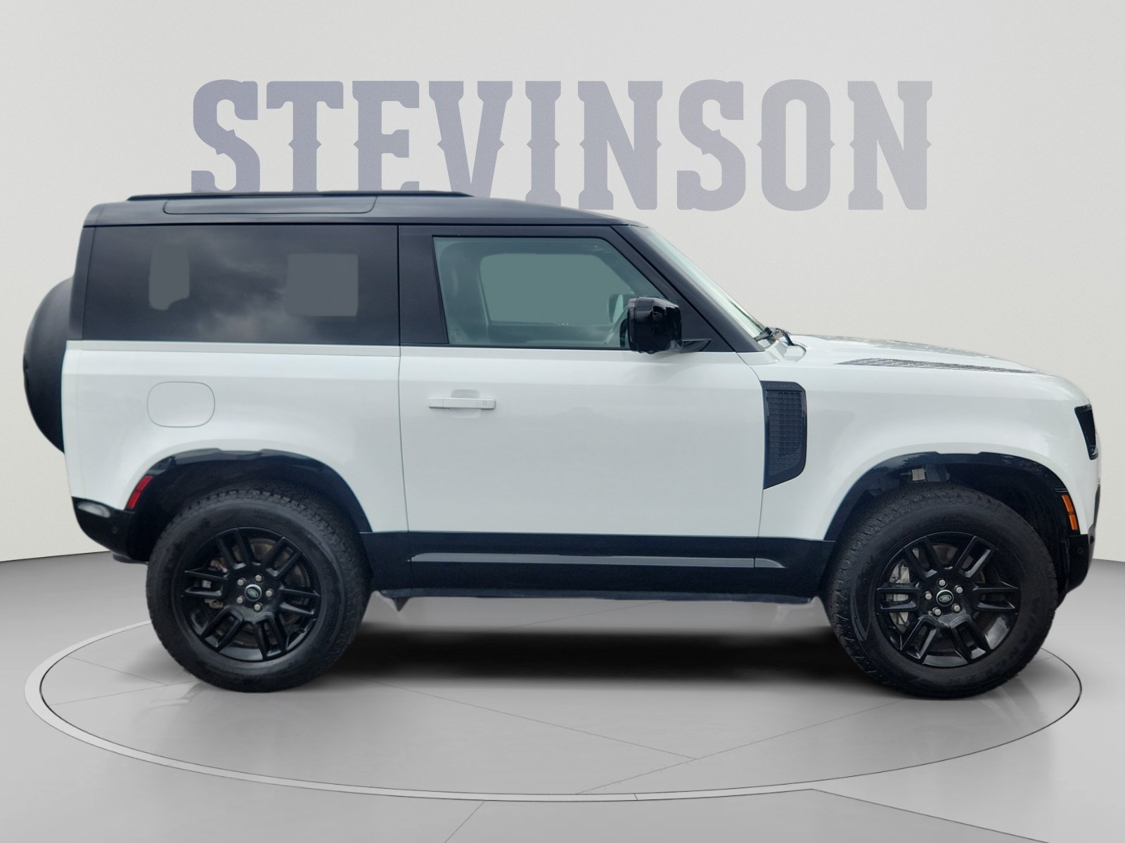 Used 2024 Land Rover Defender 90 X-Dynamic SE AWD/4WD image 6