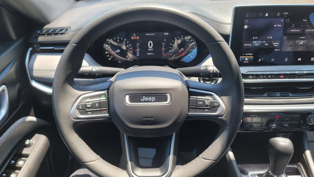 Used 2024 Jeep Compass Latitude AWD/4WD image 20