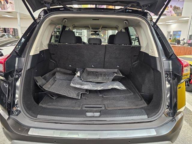 Used 2021 Nissan Rogue SV FWD image 40