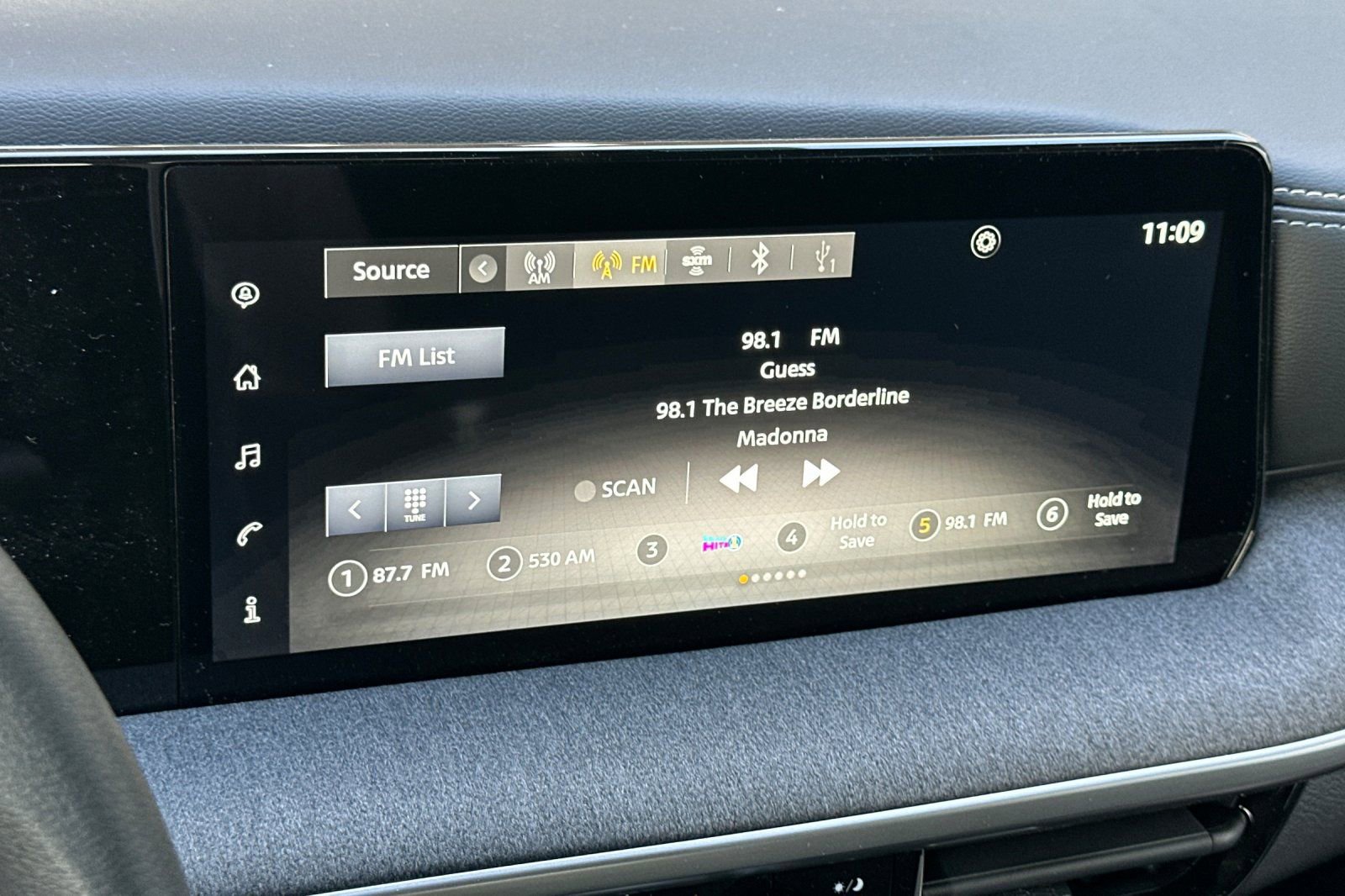 New 2025 Nissan Kicks SV AWD/4WD image 15