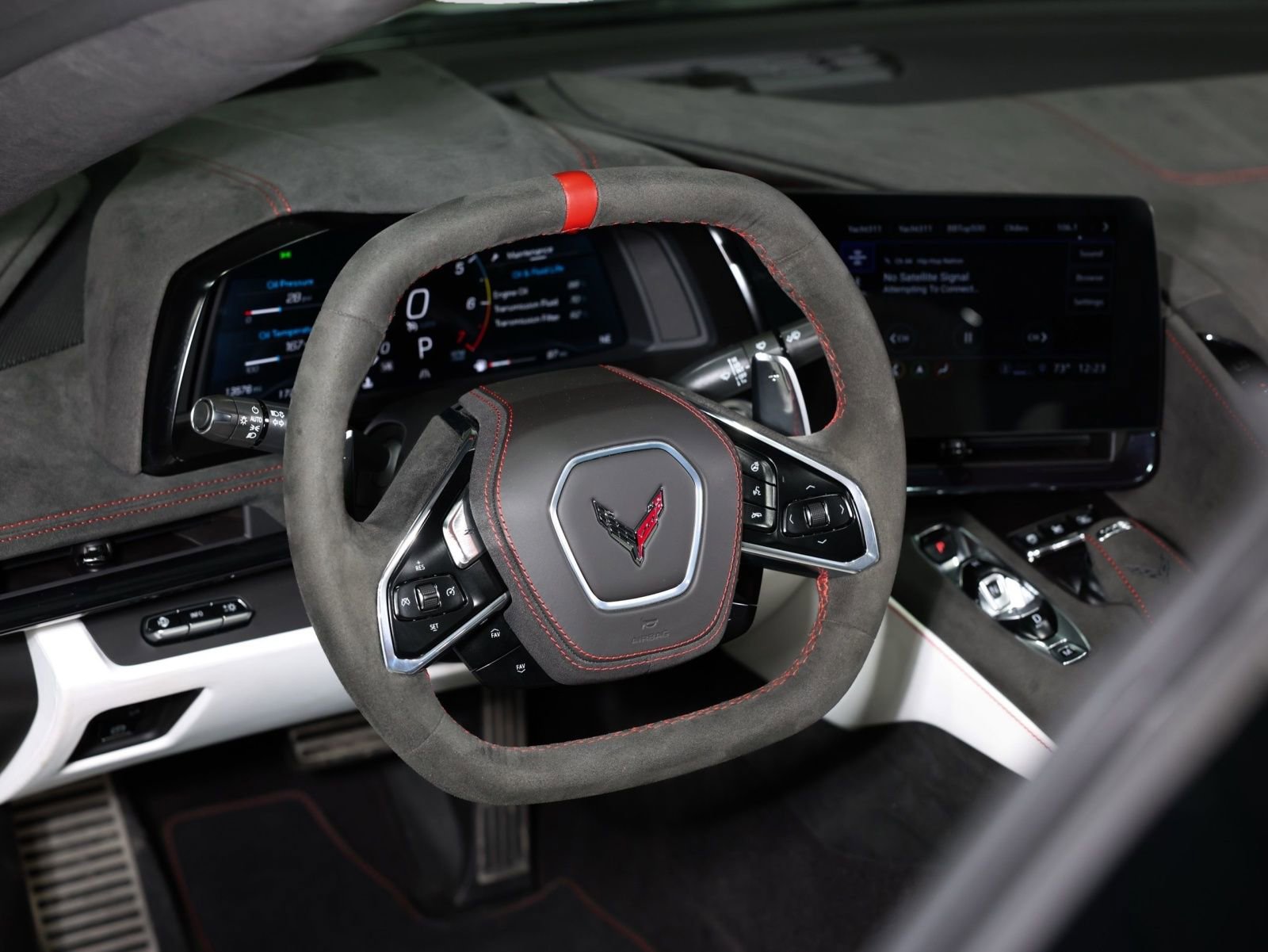 Used 2023 Chevrolet Corvette Stingray Premium Conv w/ Z51 Performance Package RWD image 27