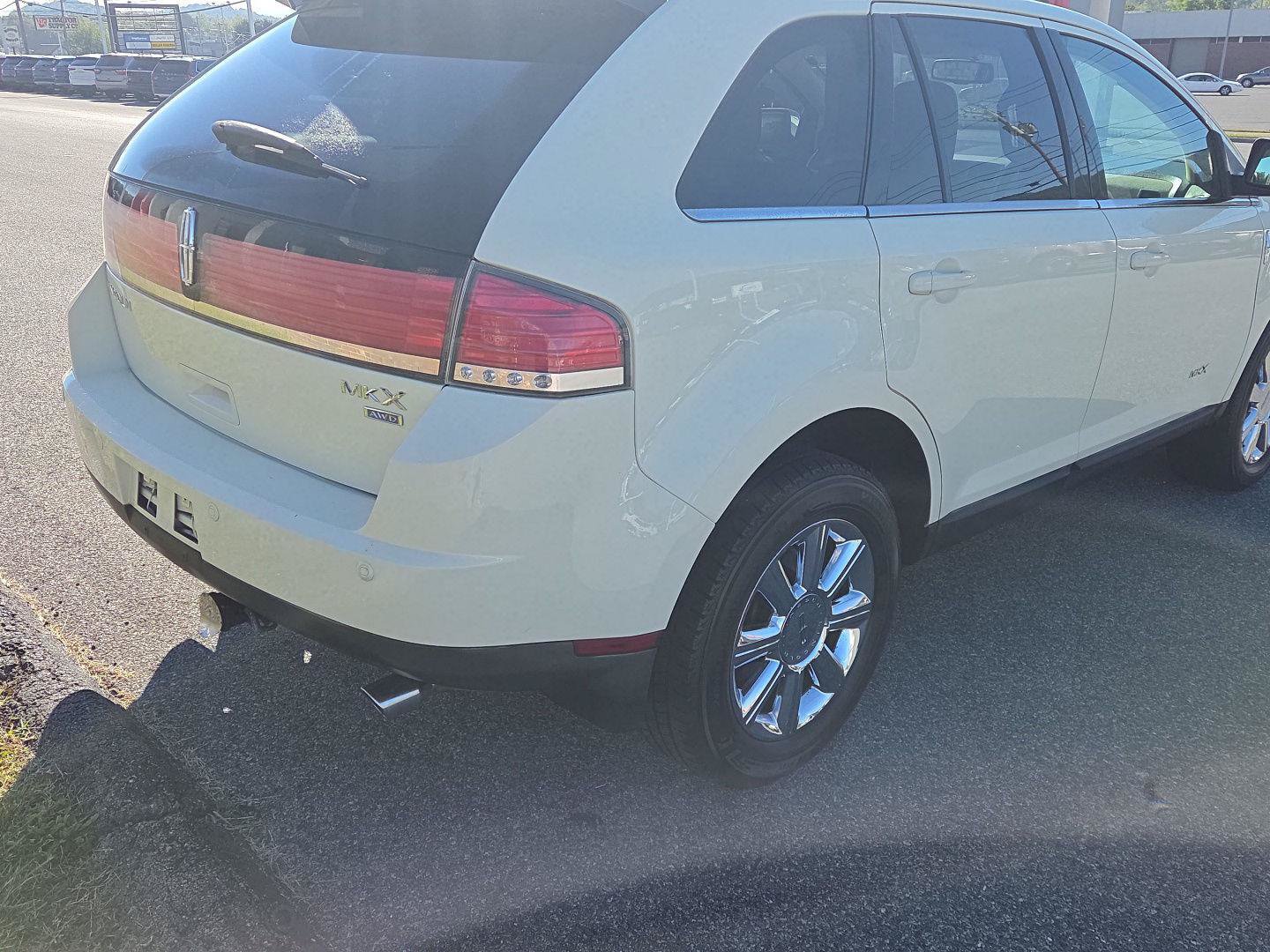 Used 2008 Lincoln MKX AWD image 3