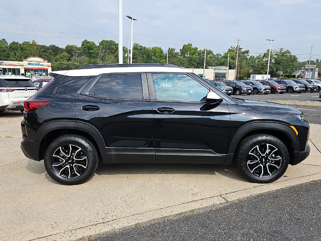 Used 2023 Chevrolet TrailBlazer ACTIV w/ Convenience Package AWD/4WD image 10