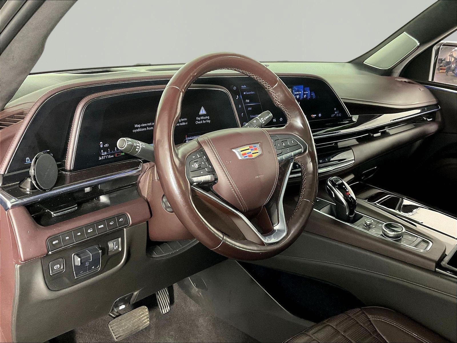 Used 2022 Cadillac Escalade Premium Luxury Platinum w/ LPO, Radiant Package AWD/4WD image 17