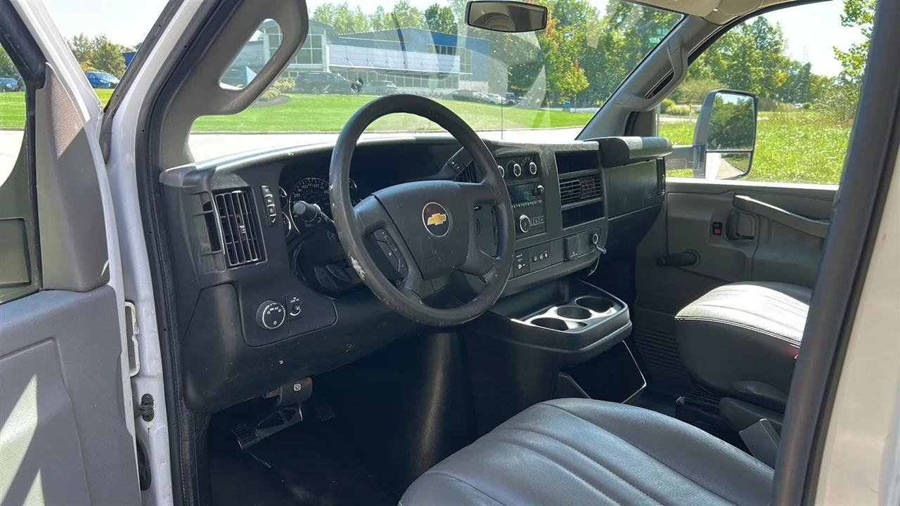 Used 2019 Chevrolet Express 3500 Extended w/ Driver Convenience Package RWD image 28