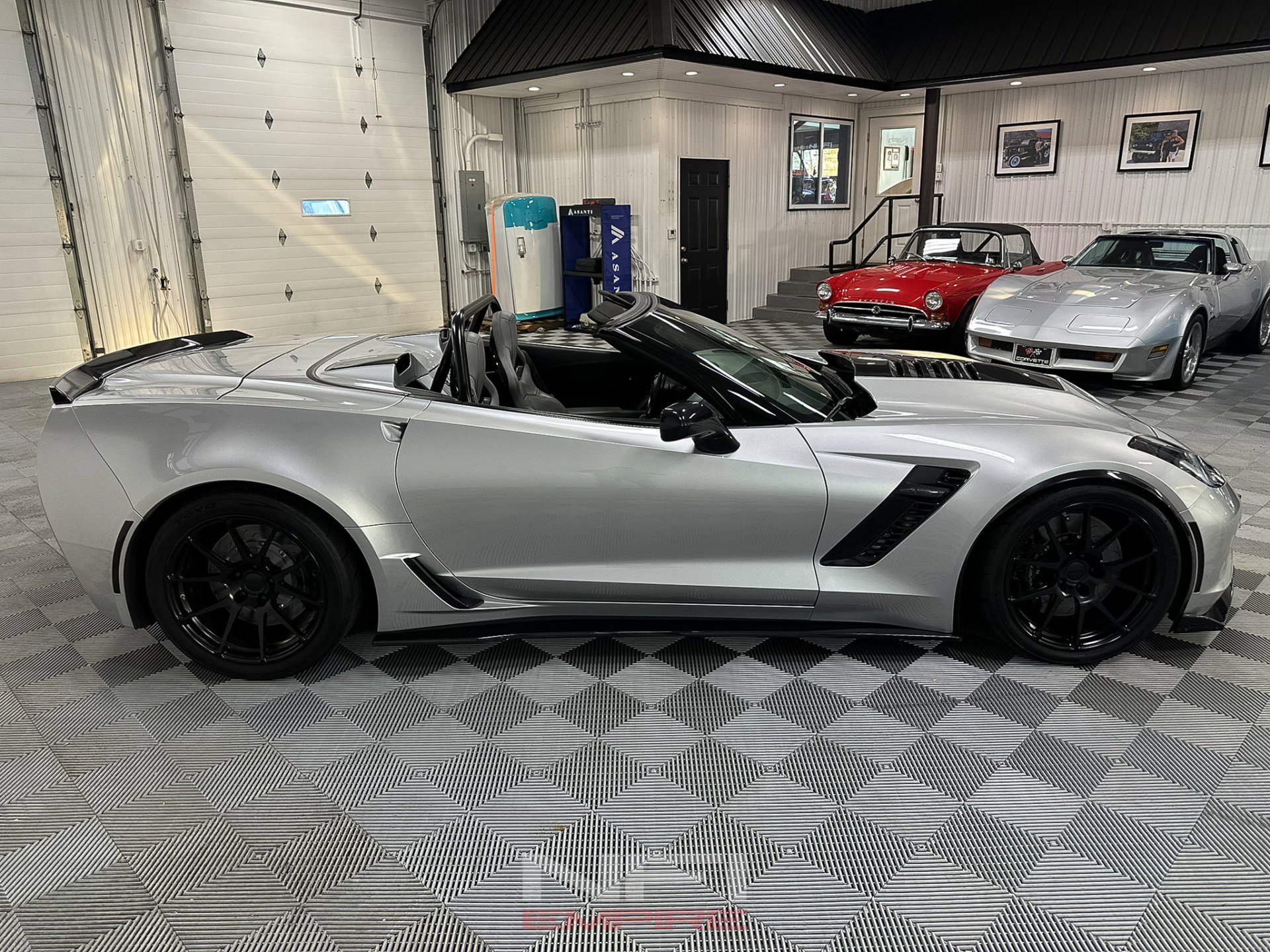 Used 2014 Chevrolet Corvette Stingray Convertible w/ 3LT Preferred Equipment Group image 11