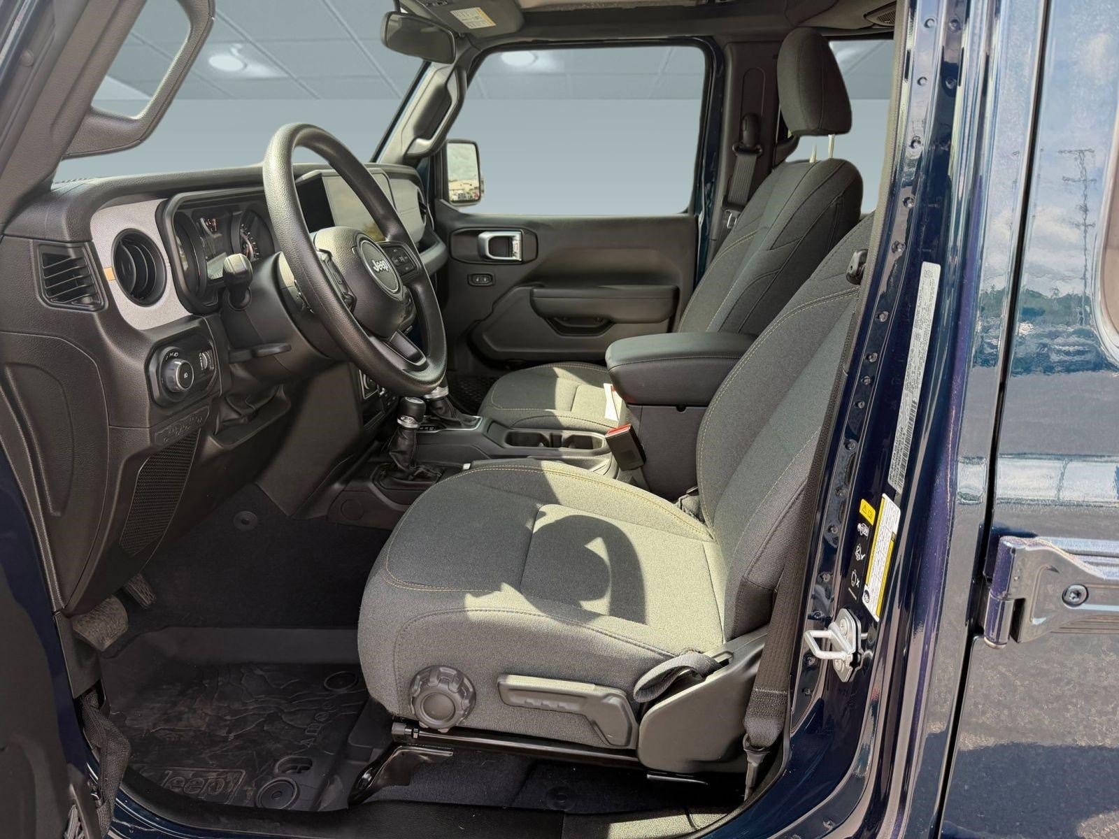 Used 2025 Jeep Wrangler Unlimited Sport AWD/4WD image 5
