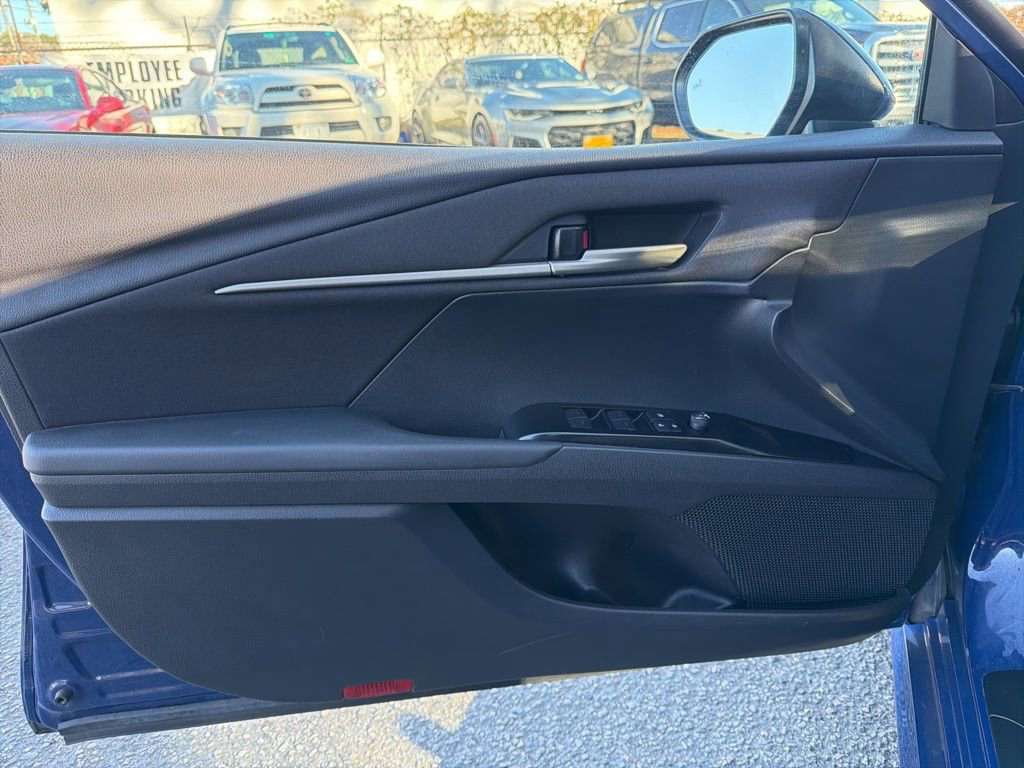 Used 2025 Toyota Camry LE image 11