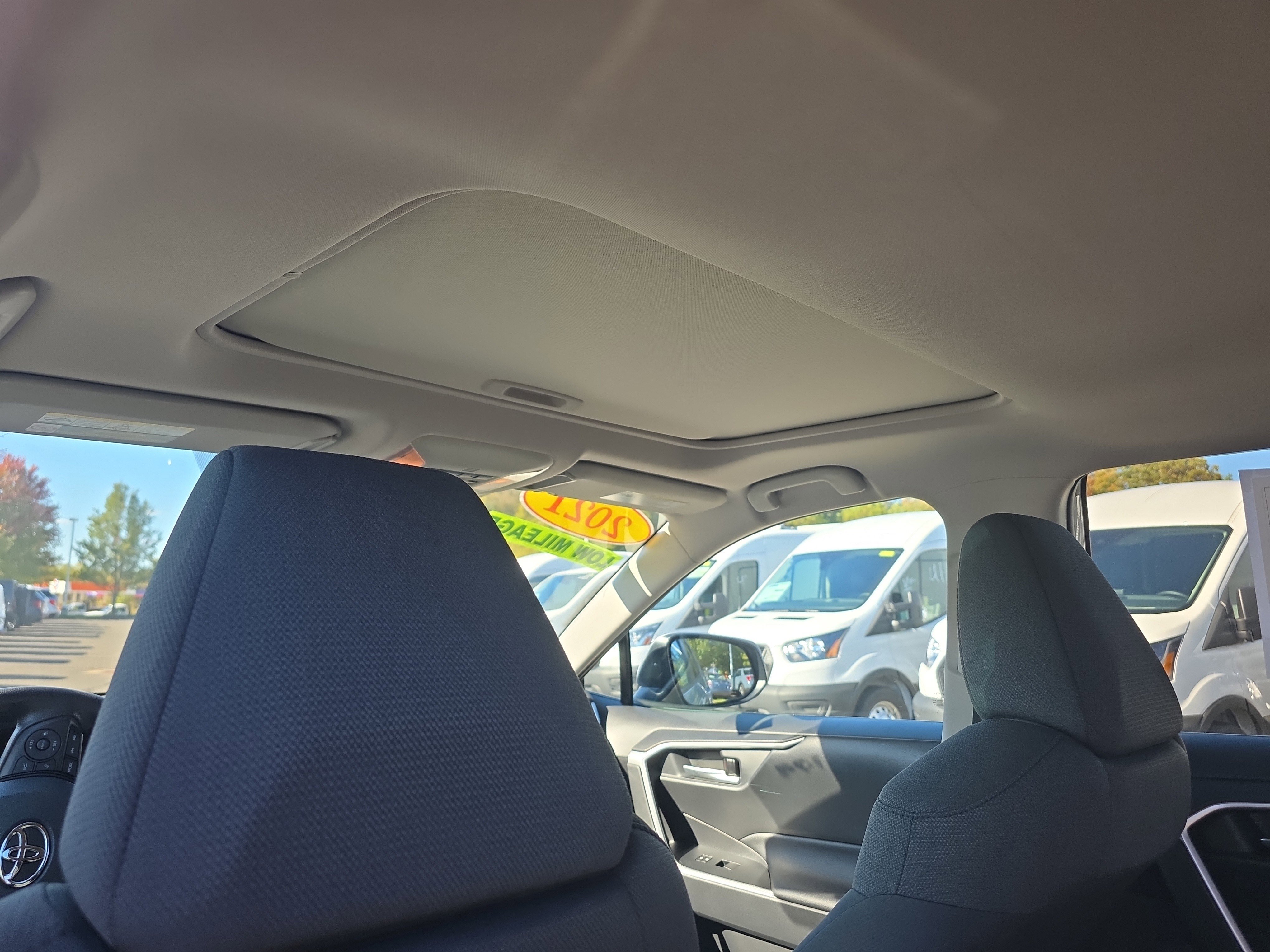 Used 2021 Toyota RAV4 XLE w/ Convenience Package image 25