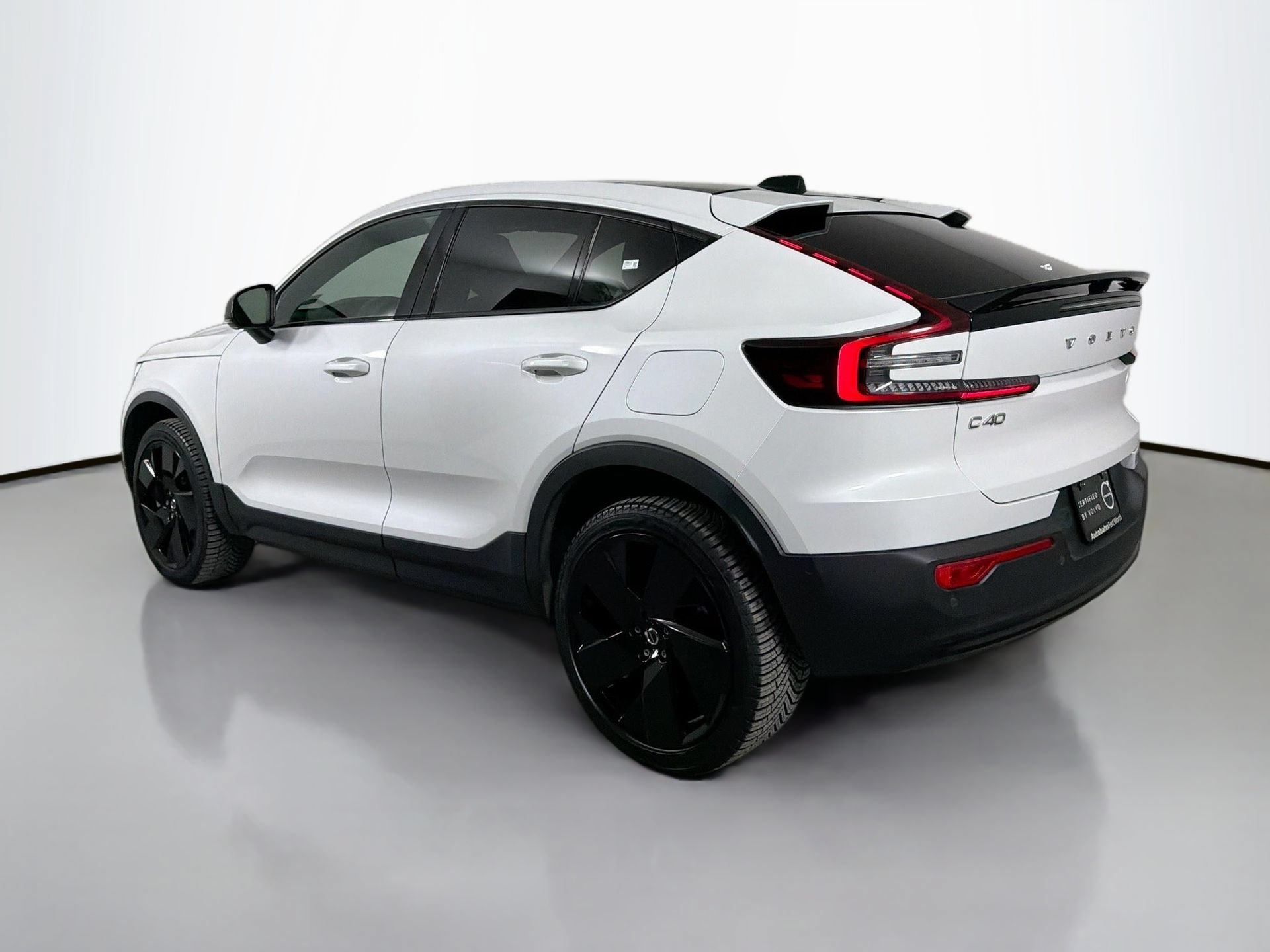 Certified 2023 Volvo C40 P8 Recharge Ultimate w/ Protection Package Premier AWD/4WD image 8