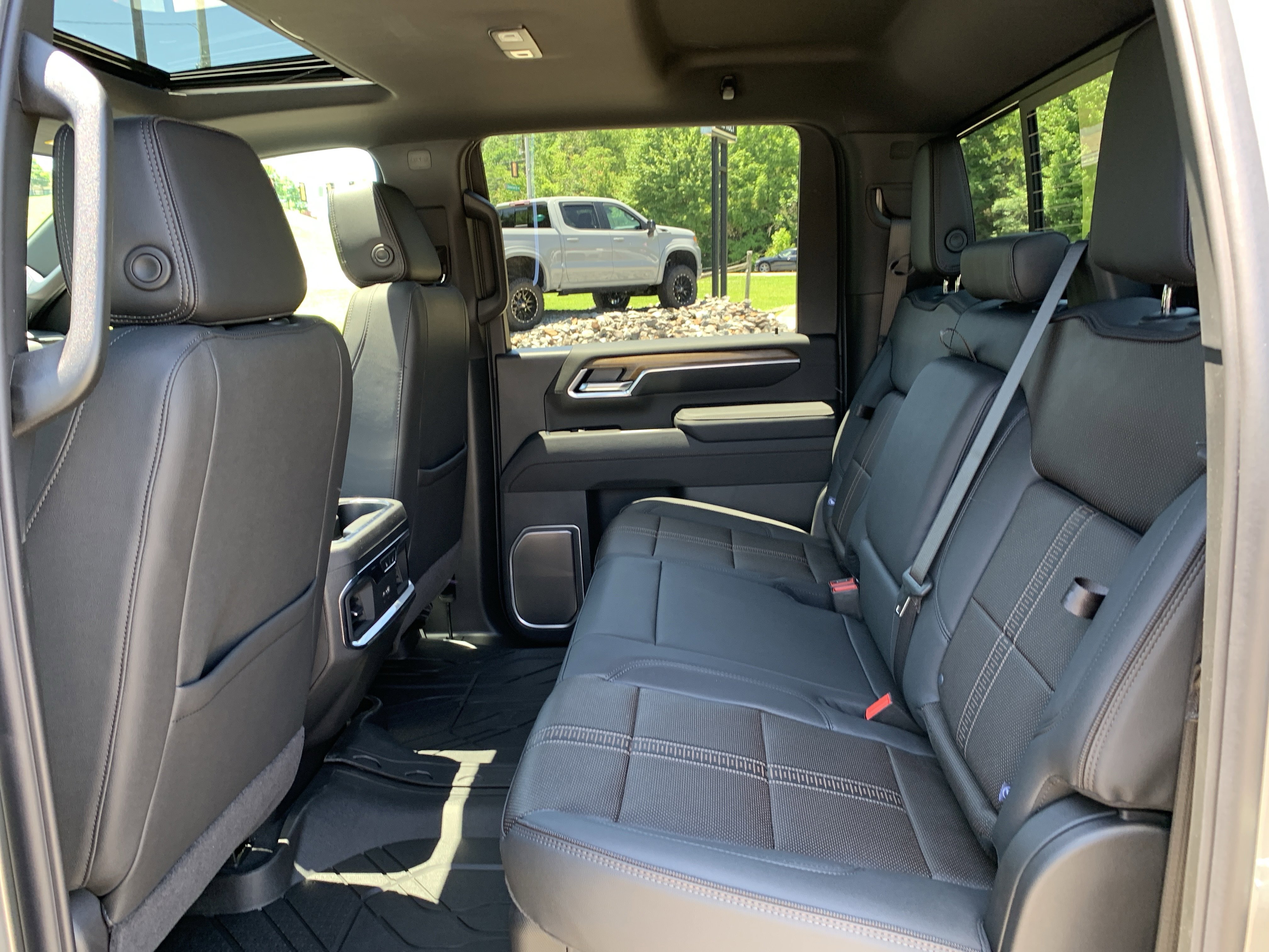 New 2026 Chevrolet Silverado 3500 High Country w/ High Country Premium Package AWD/4WD image 26
