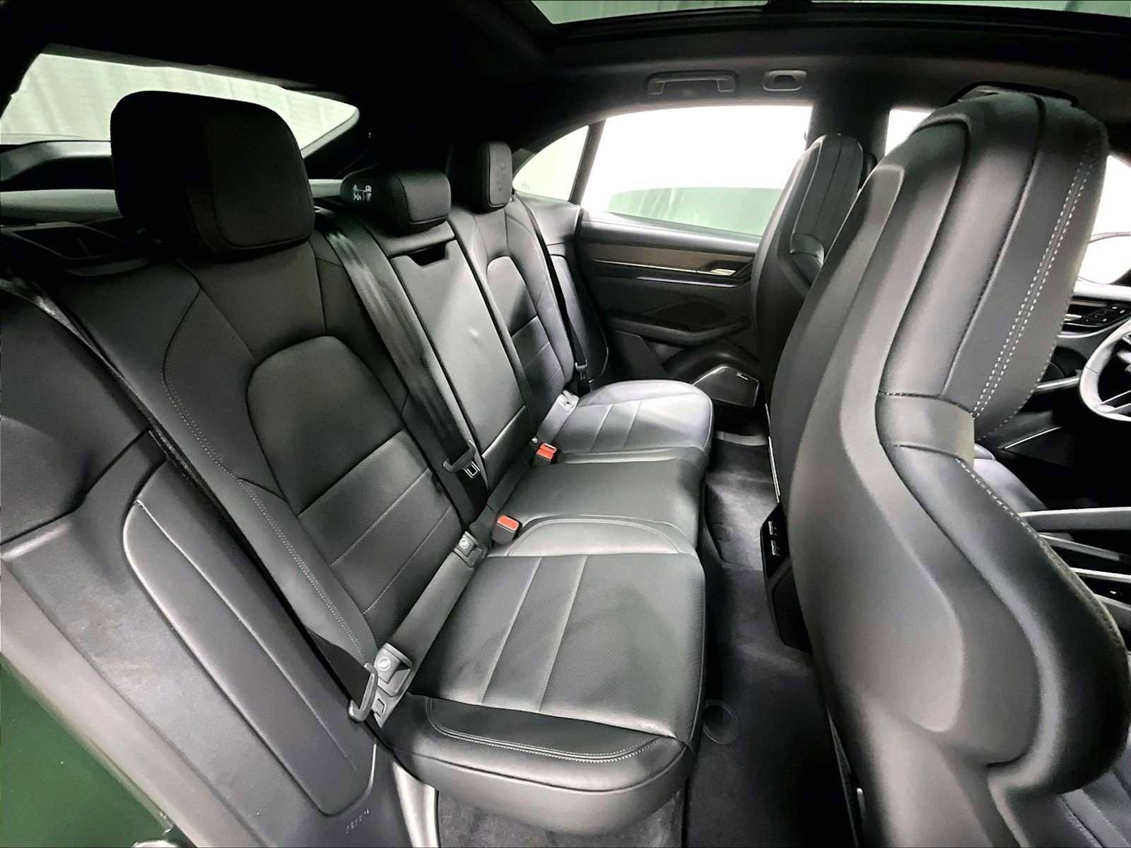 Used 2025 Porsche Macan 4S Electric image 32