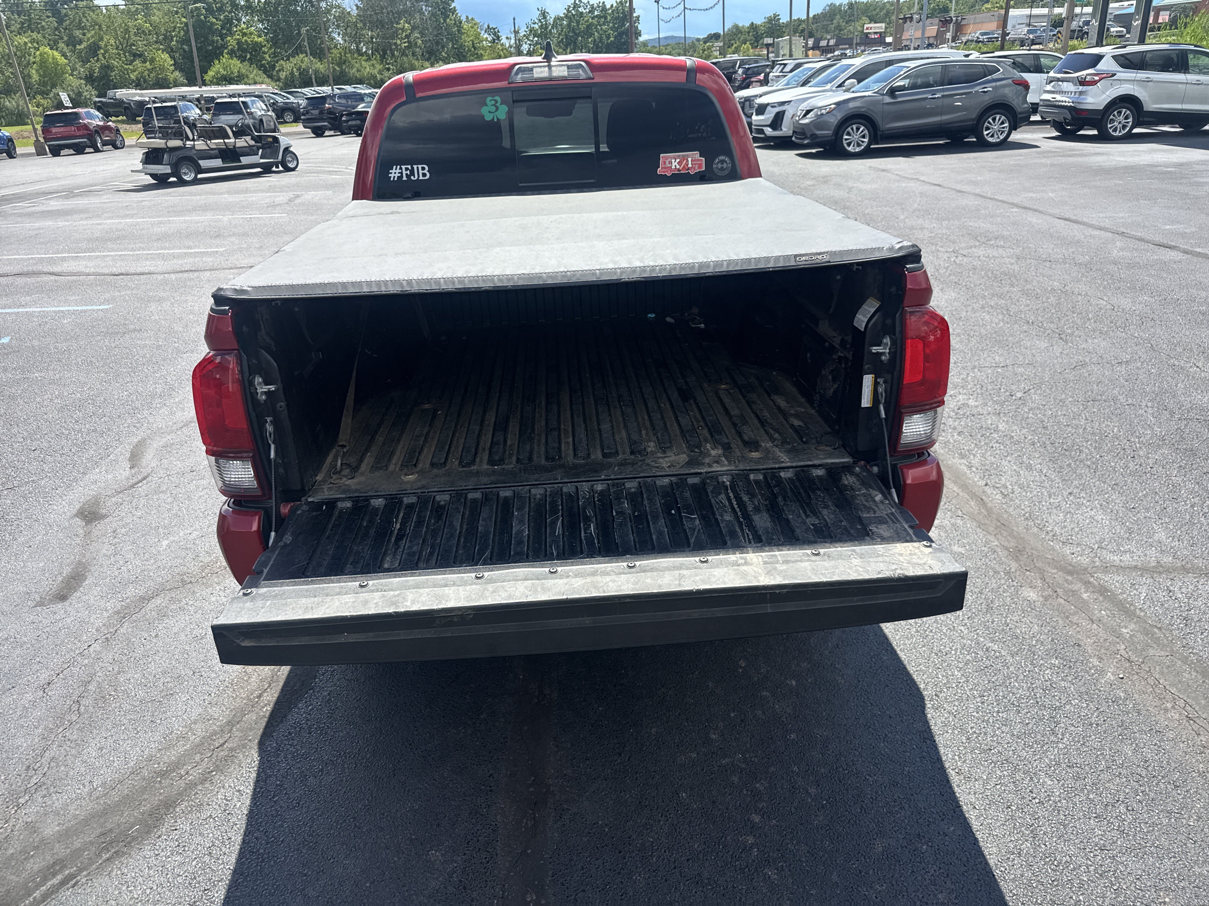 Used 2022 Toyota Tacoma SR5 w/ Technology Package AWD/4WD image 5