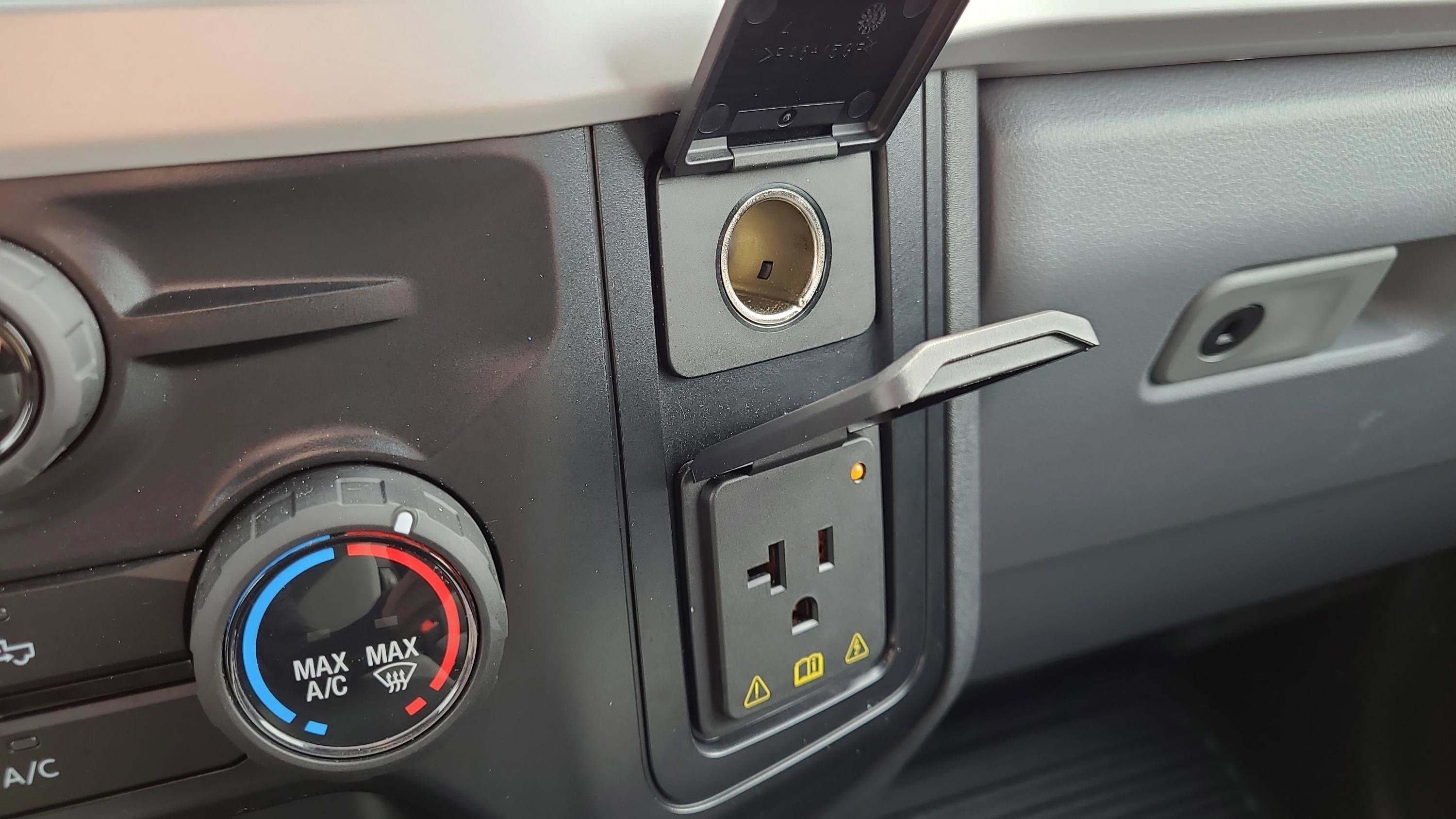 Used 2025 Ford F350 XLT w/ 360-Degree Camera Package image 20