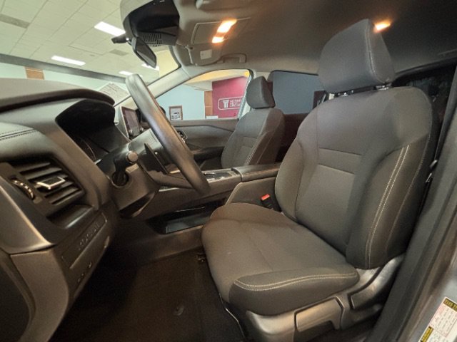 Used 2023 Nissan Rogue S FWD image 8