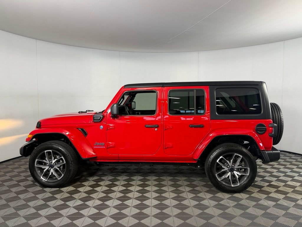 Used 2024 Jeep Wrangler Unlimited image 8