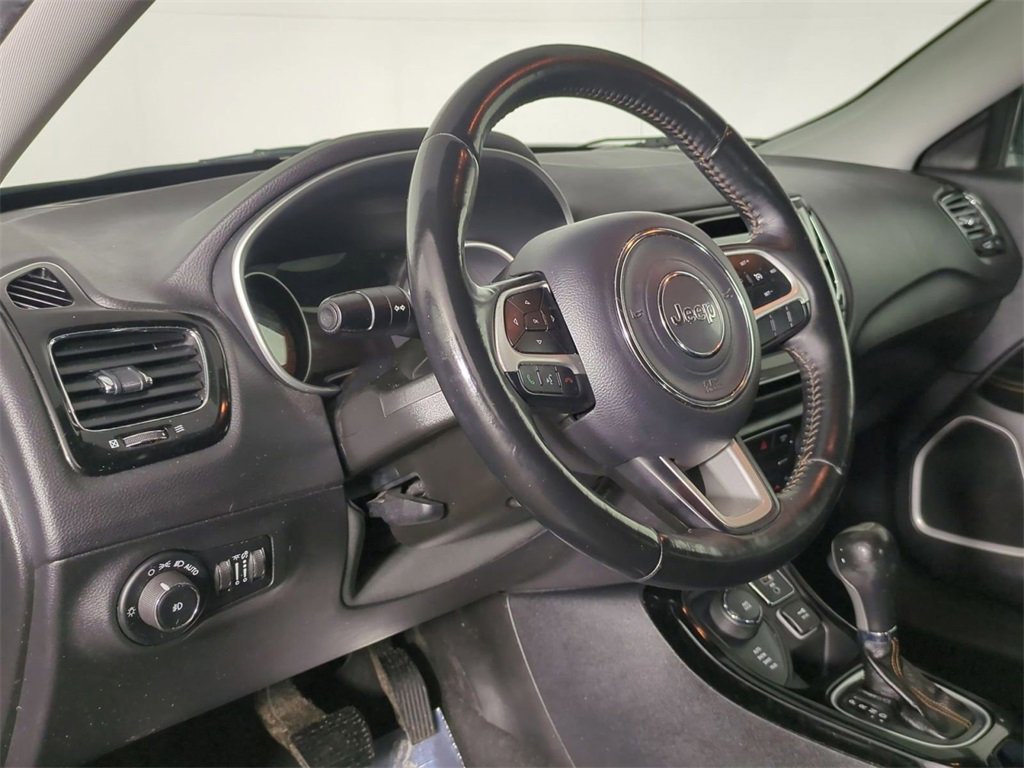 Used 2019 Jeep Compass Limited image 10