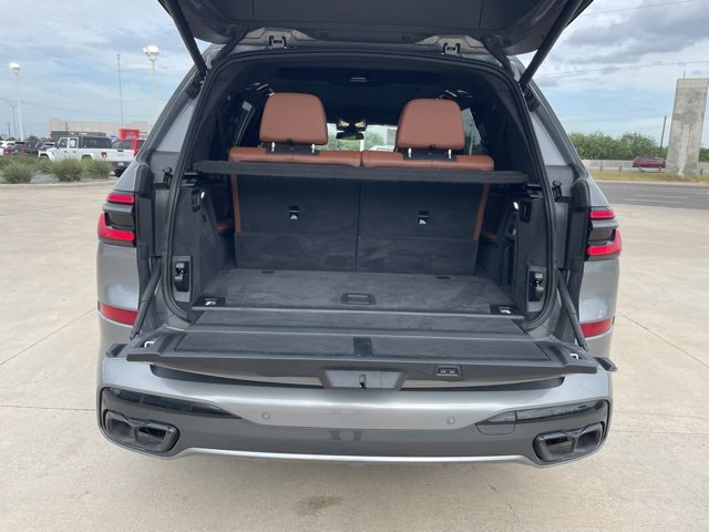 Used 2024 BMW X7 M60i w/ Executive Package image 7