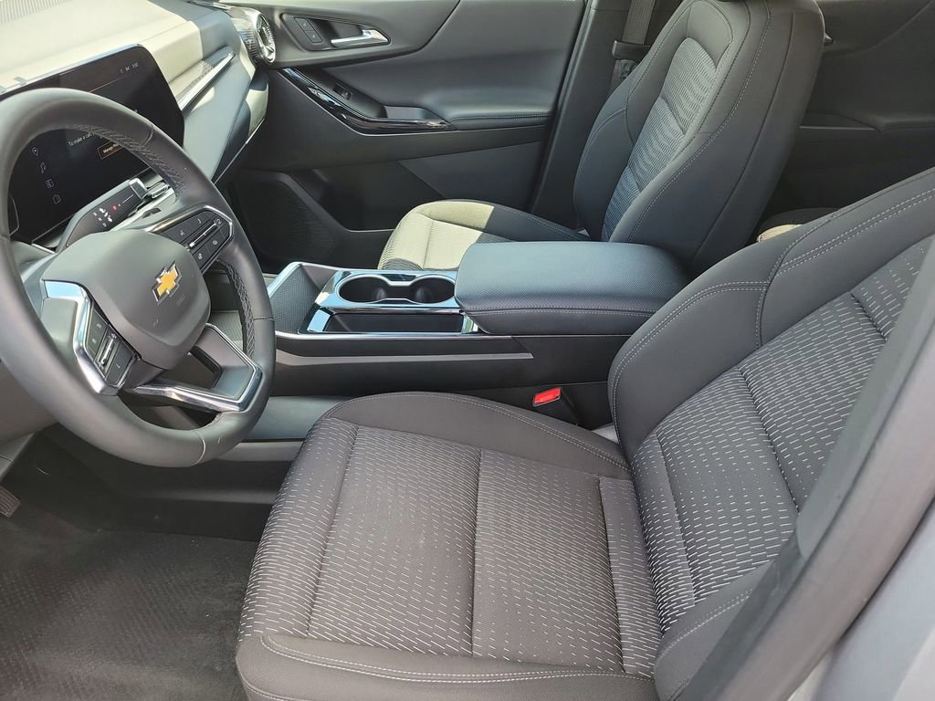 Used 2025 Chevrolet Equinox LT FWD image 17