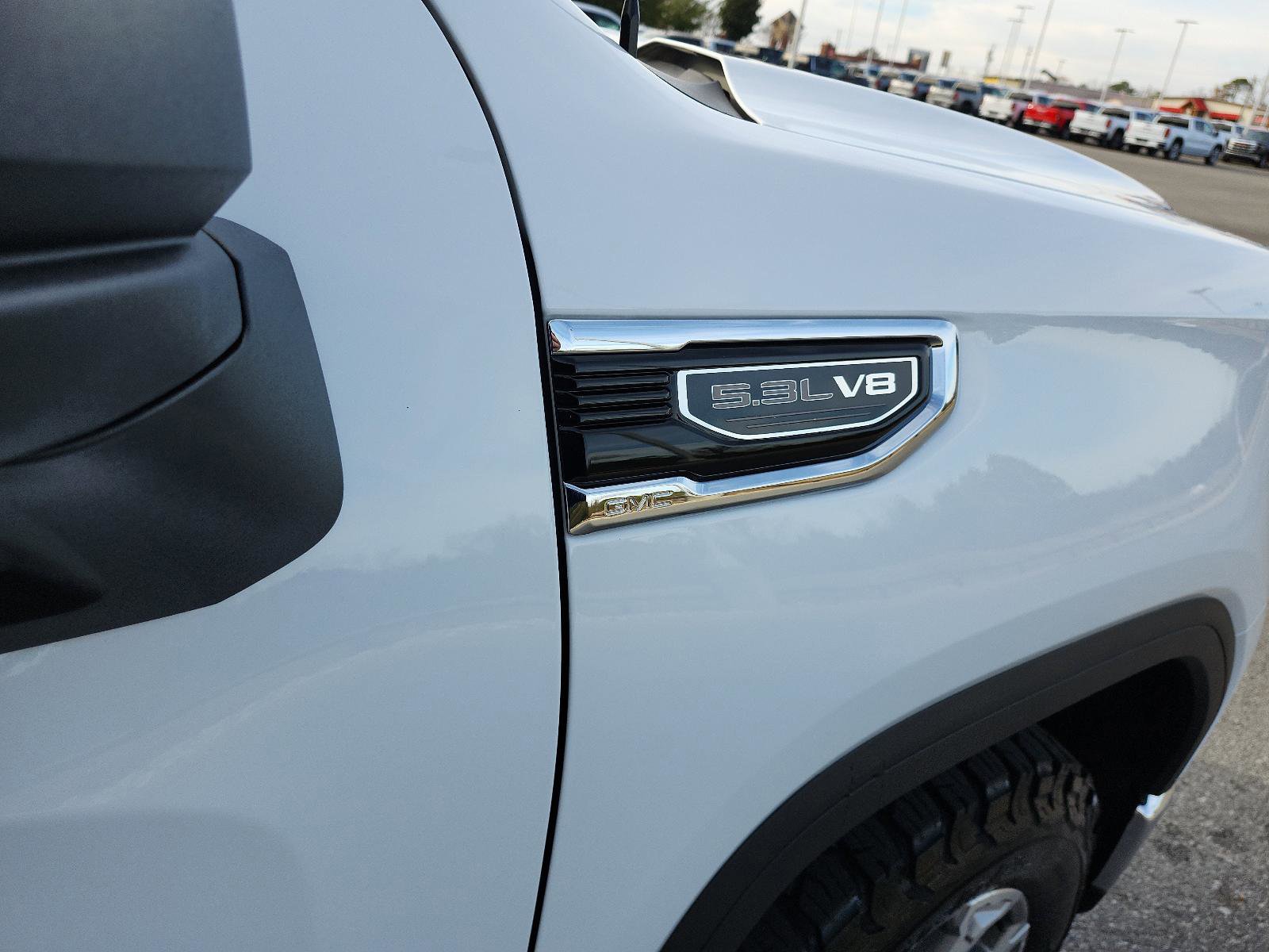 Used 2023 GMC Sierra 1500 SLT image 9