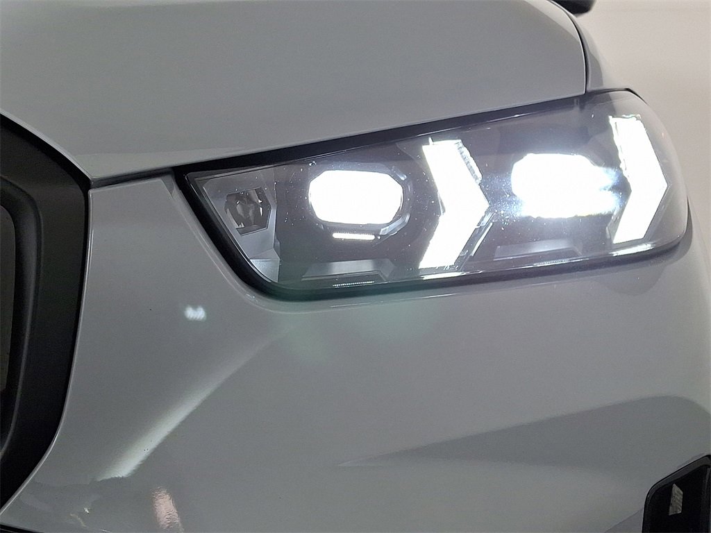 Certified 2024 BMW X5 xDrive40i w/ Executive Package image 12