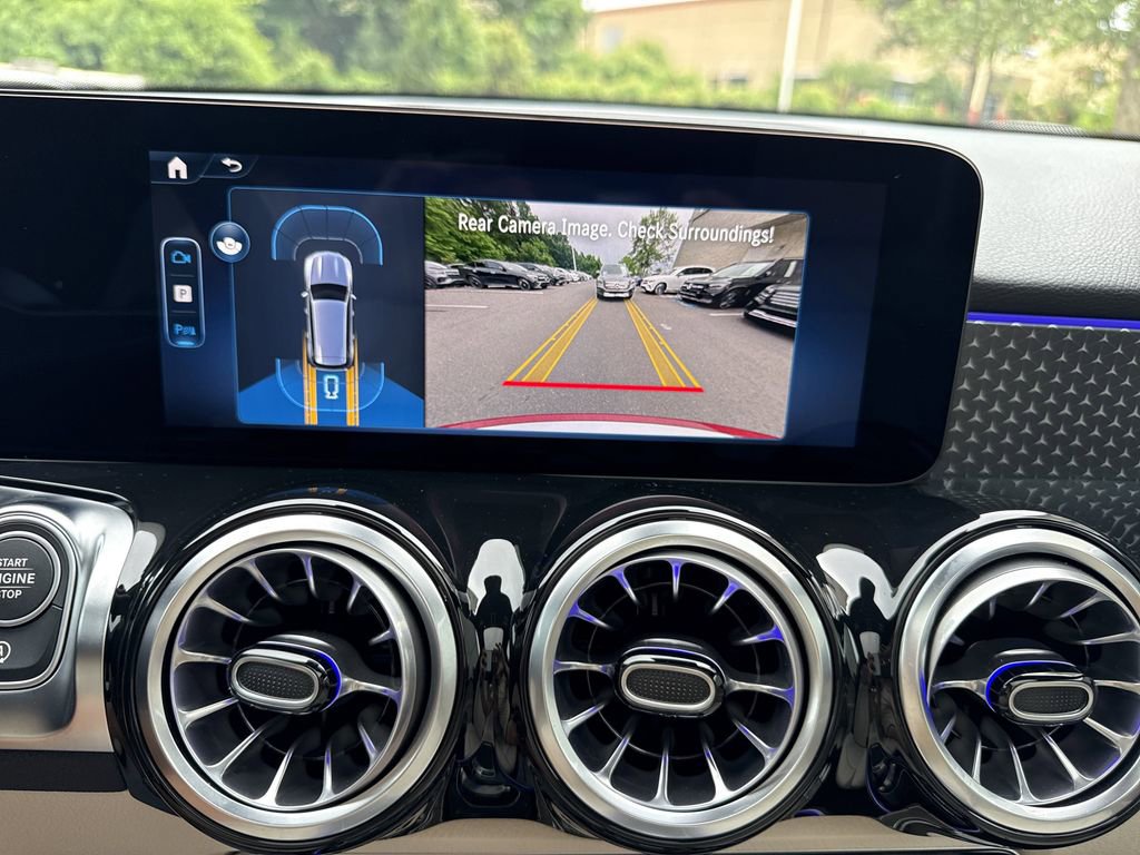 New 2025 Mercedes-Benz GLB 250 image 30