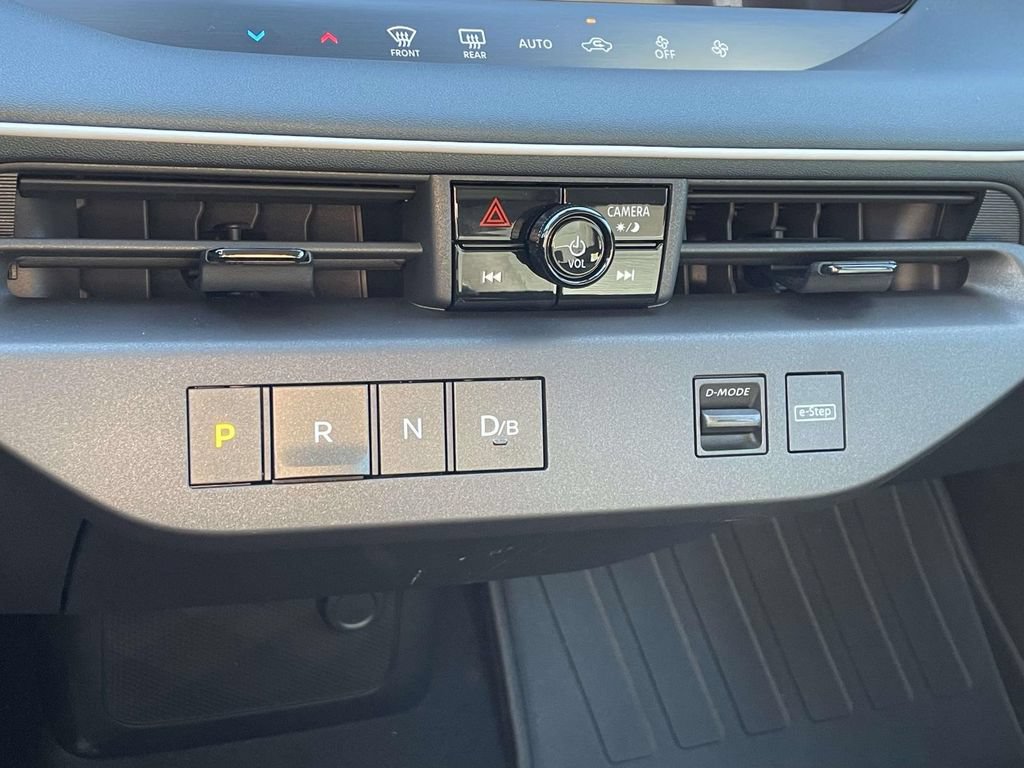 New 2026 Nissan Leaf w/ Floor Mat Package (S+) FWD image 20