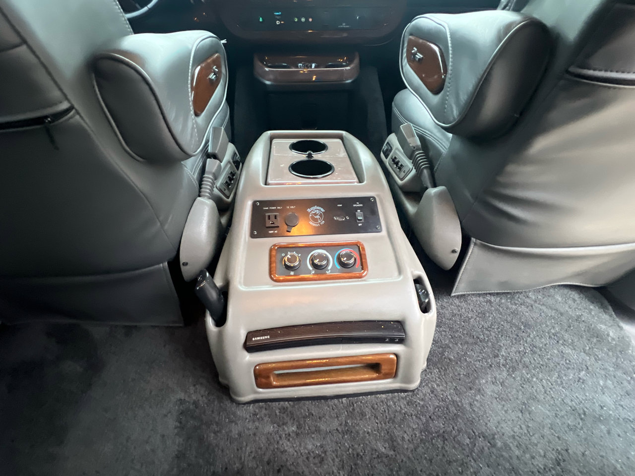 Used 2017 Chevrolet Express 2500 image 46