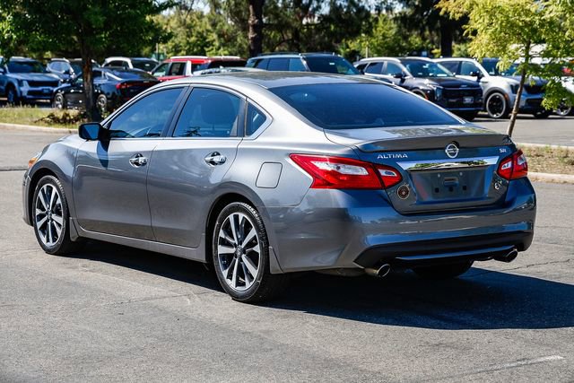 Used 2016 Nissan Altima 2.5 SR FWD image 2