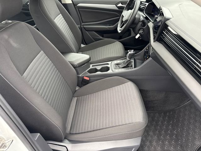 Certified 2025 Volkswagen Jetta S image 18